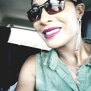 Meet your Posher, Tomeika